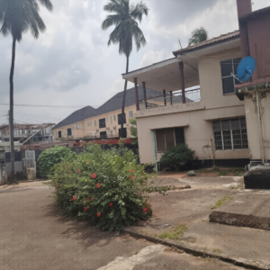 Land Measuring 1500sqm With An Old Structure